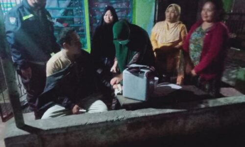 Percepatan Vaksinasi, Bhabinkamtibmas Polsek PUT Lakukan Pendampingan Tim PKM