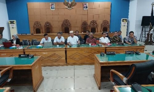 Rapat Kerja DPRD Kab. BU Bersama Eksekutif Terkait Pembahasan Raperda LP2B Ditunda