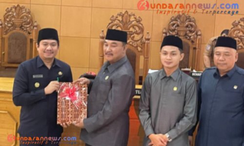 Rapat Paripurna DPRD Kab. BU Dengan Agenda Penyampaian Nota Pengantar Raperda Pembentukan dan Susunan Perangkat Daerah