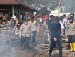 Kebakaran Hanguskan 17 Los Pasar Sidomukti, Kapolres dan Bupati Turun Langsung
