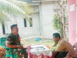Babinsa Koramil 423-05/Kerkap Laksanakan KOMSOS Bersama Warga Desa Talang Jarang