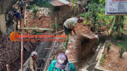 Pemdes Kelindang Bawah Melaksanakan Pembangunan Drainase, Dalam Upaya Menjaga Lingkungan Yang Bersih & Sehat