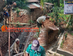 Pemdes Kelindang Bawah Melaksanakan Pembangunan Drainase, Dalam Upaya Menjaga Lingkungan Yang Bersih & Sehat